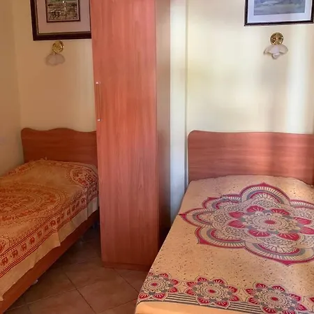 Condominio, Parco Azzurro. Free Parking In The Yard. Scalea